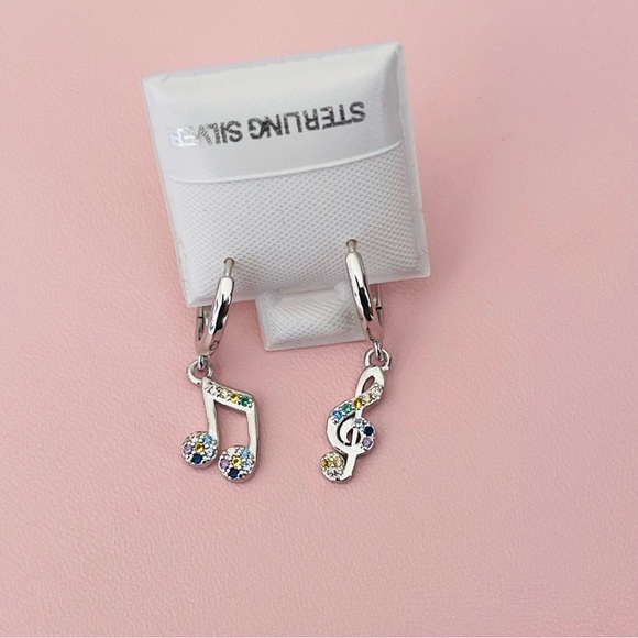 925 Silver Music Note Huggie dangle Earrings W /crystals - Picture 1 of 4